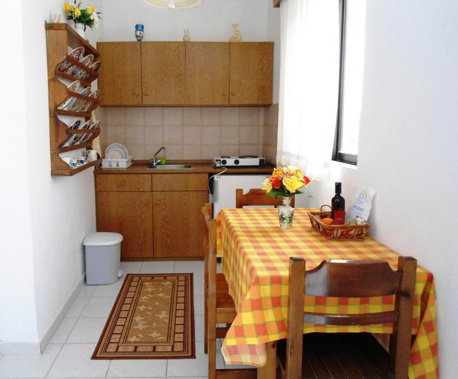Evi Apartments And Studios Theológos Quarto foto